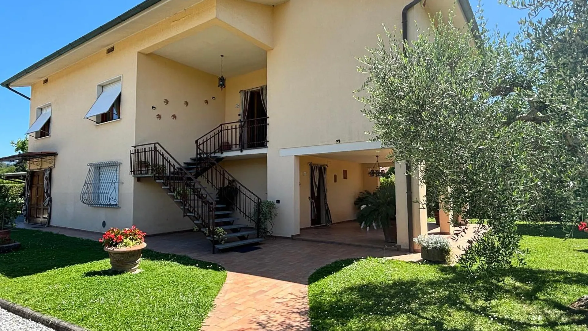 Casa Corte Degli Olivi 2 Lucca Holiday home